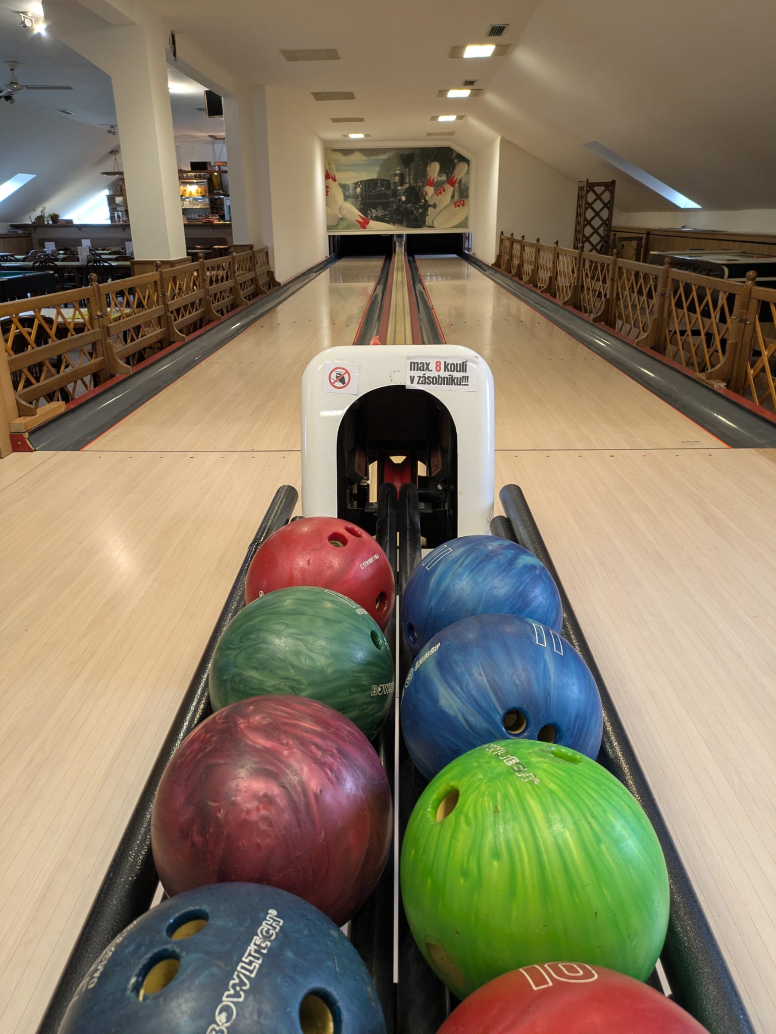 Bowling bar